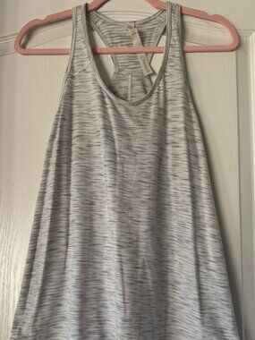 Lululemon workout tank